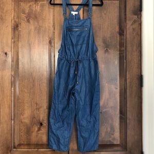 Denim capris overalls/ jumpsuit WITH POCKETS!!
